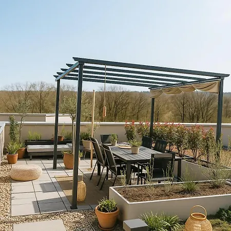 Penthouse - Roof Garden - 3 Beds Apartment